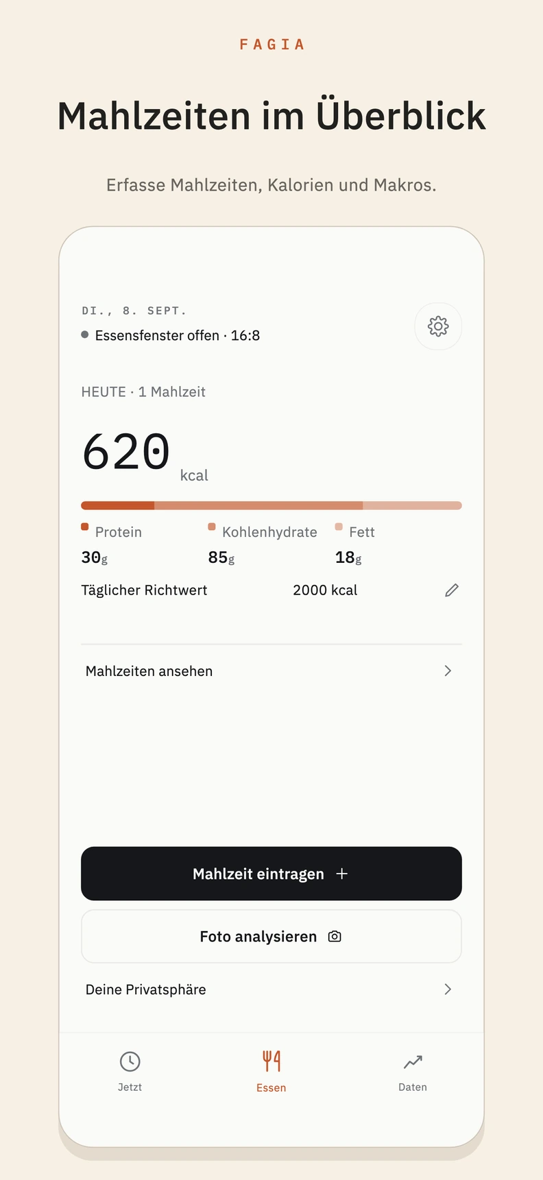 Fagias Mahlzeitenansicht mit täglichen Kalorien und Makros, Mahlzeitenprotokoll und Schaltfläche zur Fotoanalyse.