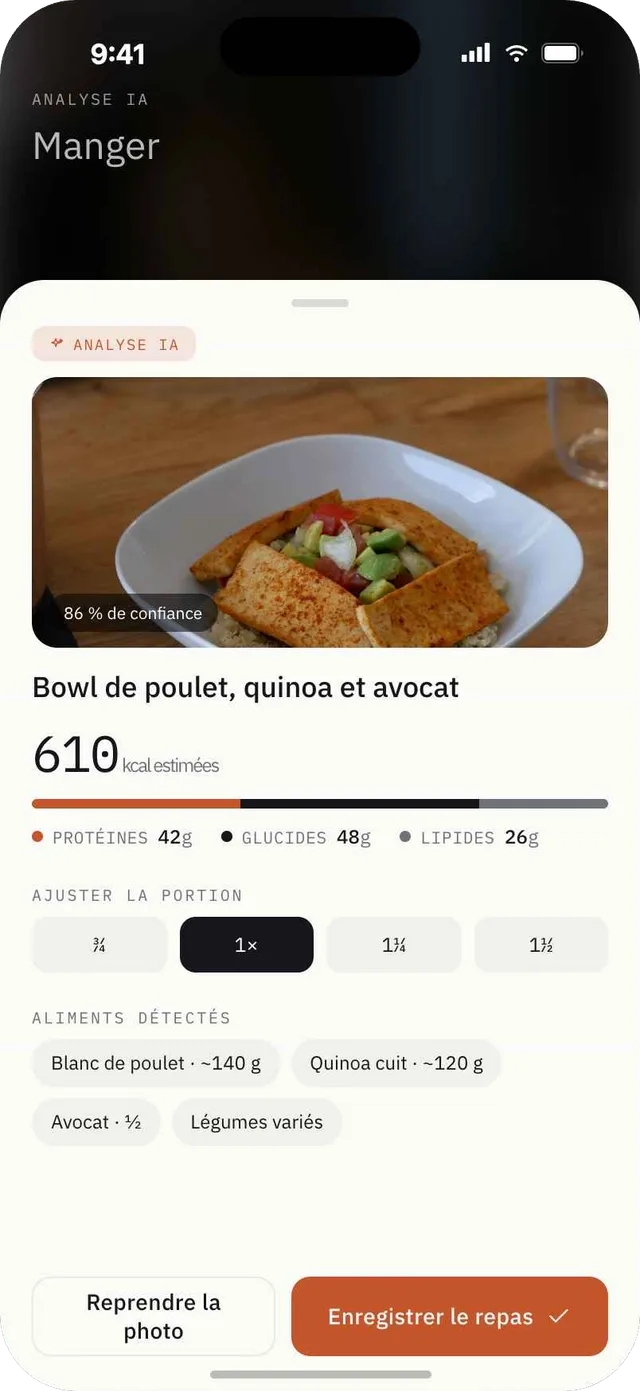 Analyse de repas par IA de Fagia pour un bol de poulet, quinoa et avocat, avec 610 calories estimées et la répartition des macros.